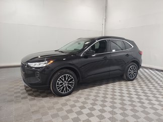 Used 2025 Ford Escape SE image 1