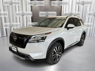 New 2025 Nissan Pathfinder Platinum image 1