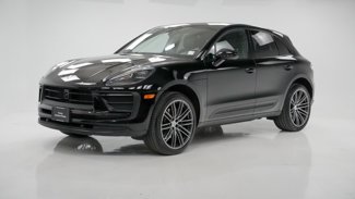 Certified 2025 Porsche Macan image 1