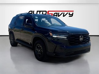 Used 2025 Honda Pilot TrailSport image 1