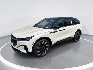 New 2025 Lincoln Nautilus Reserve w/ Jet Appearance Package image 1