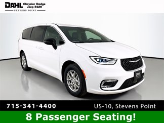 New 2026 Chrysler Pacifica Select image 1