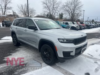 New 2025 Jeep Grand Cherokee L Laredo image 1