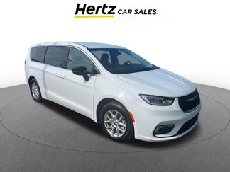 Used 2024 Chrysler Pacifica Touring-L image 1