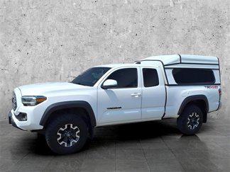 Used 2022 Toyota Tacoma TRD Off-Road image 1