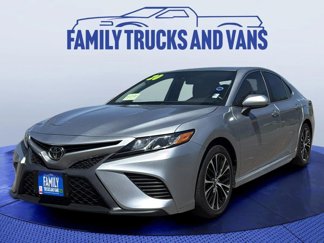 Used 2020 Toyota Camry SE image 1