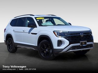 New 2025 Volkswagen Atlas Peak Edition SE image 1