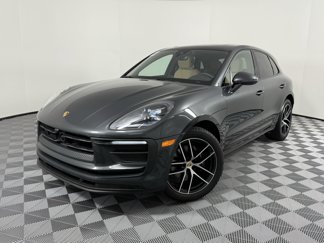 Certified 2025 Porsche Macan image 1