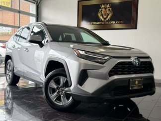 Used 2022 Toyota RAV4 XLE image 1