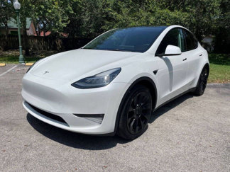 Used 2022 Tesla Model Y Long Range image 1