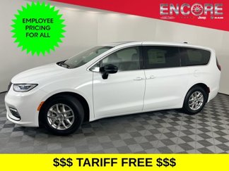 New 2025 Chrysler Pacifica Select image 1