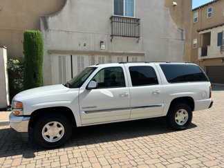 Used 2005 GMC Yukon XL SLE image 1