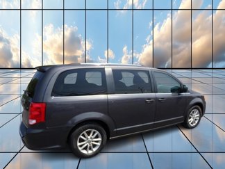 Used 2019 Dodge Grand Caravan SXT image 1