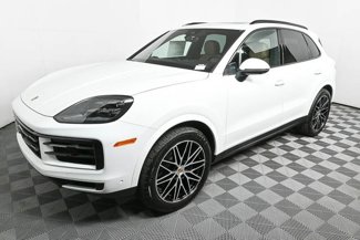 Used 2025 Porsche Cayenne image 1