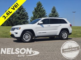 Used 2018 Jeep Grand Cherokee Laredo image 1