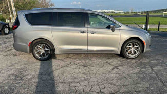 Used 2019 Chrysler Pacifica Limited image 1