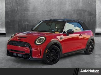 Used 2022 MINI Cooper S image 1