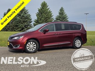Used 2017 Chrysler Pacifica Touring-L image 1