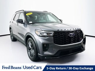 Used 2025 Ford Explorer ST image 1