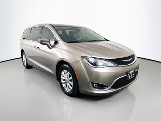 Used 2018 Chrysler Pacifica Touring Plus image 1