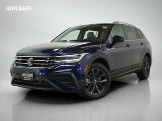 Used 2023 Volkswagen Tiguan SE w/ Panoramic Sunroof Package image 1