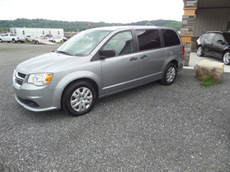 Used 2019 Dodge Grand Caravan SE w/ UConnect Hands-Free Group image 1
