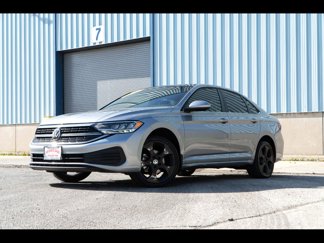 Used 2024 Volkswagen Jetta SE w/ Panoramic Sunroof Package image 1