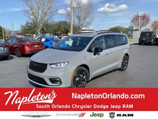 New 2025 Chrysler Pacifica Premium image 1