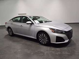 Used 2023 Nissan Altima 2.5 SV image 1