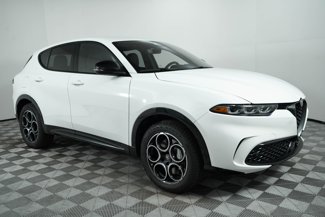 New 2025 Alfa Romeo Tonale w/ Premium Package image 1