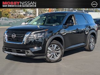 New 2025 Nissan Pathfinder SL image 1