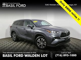 Used 2024 Toyota Highlander XLE image 1
