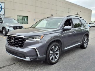 Used 2025 Honda Pilot Elite image 1