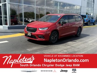 New 2025 Chrysler Pacifica Limited image 1