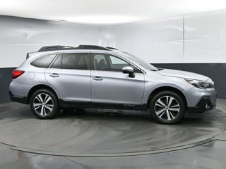 Used 2019 Subaru Outback 2.5i Limited image 1