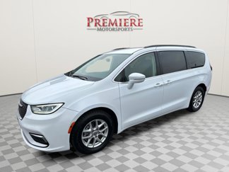 Used 2022 Chrysler Pacifica Touring-L image 1