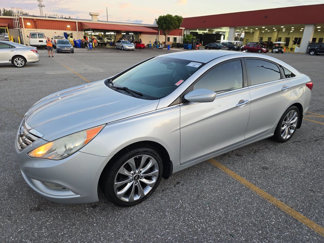 Used 2013 Hyundai Sonata SE image 1