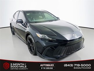 Used 2025 Toyota Camry SE image 1