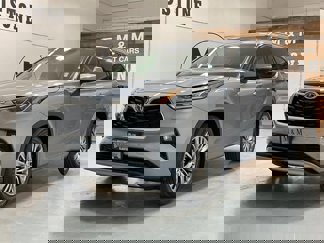 Used 2022 Toyota Highlander Platinum image 1