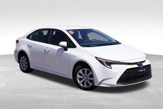 Used 2025 Toyota Corolla LE w/ Carpet Mat Package (TMS) image 1