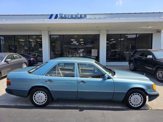 Used 1992 Mercedes-Benz 300 D image 1