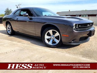 Used 2017 Dodge Challenger SXT image 1