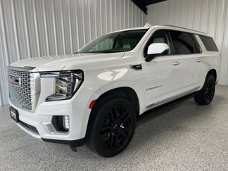 Used 2022 GMC Yukon XL Denali image 1