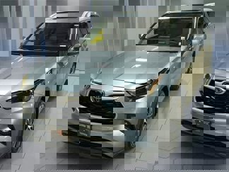 Used 2023 Toyota Highlander XLE image 1