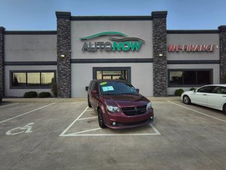 Used 2019 Dodge Grand Caravan SXT w/ Blacktop Package image 1