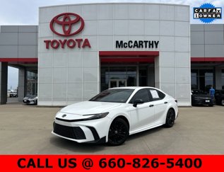 Used 2025 Toyota Camry SE image 1