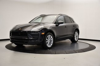 Certified 2025 Porsche Macan Turbo image 1