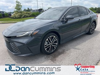 Used 2025 Toyota Camry XLE image 1