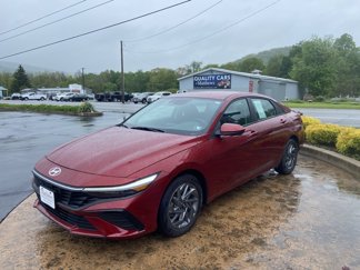 Used 2024 Hyundai Elantra SEL image 1