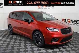 New 2026 Chrysler Pacifica Select image 1